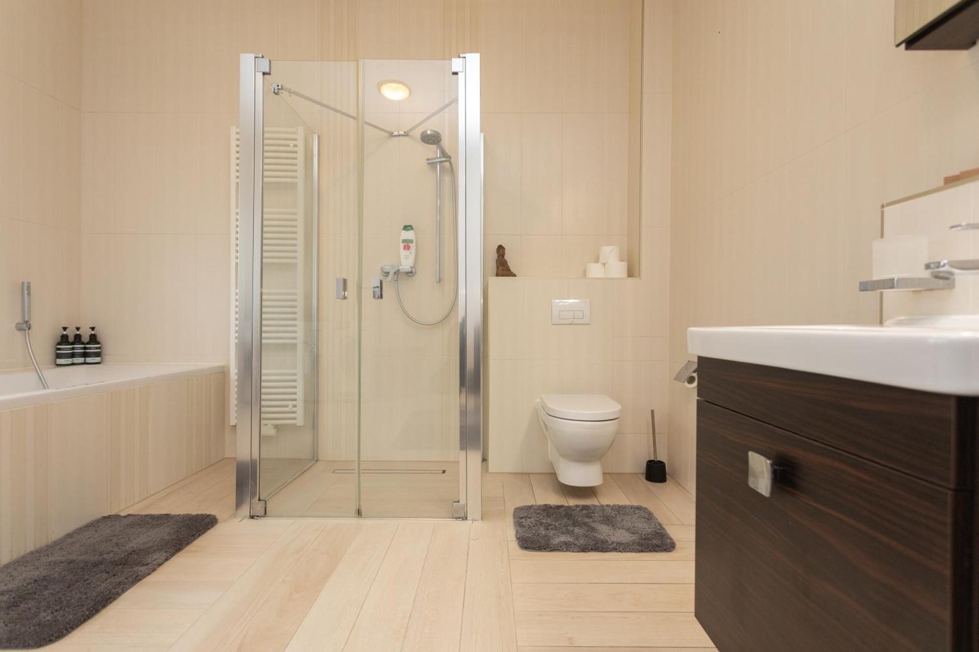 Stadthaus Mit 2 Schlafzimmern & Wohnzimmer Mit Kamin - Kostenloser Privat-Parkplatz Auf Dem Grundstueck Leipzig Exterior photo
